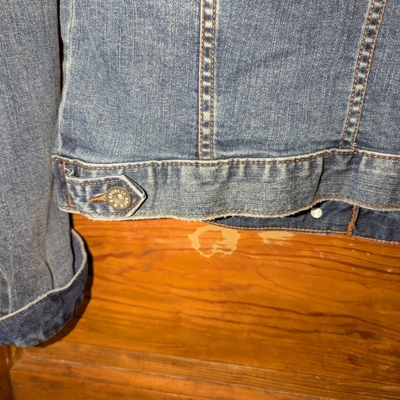 Rock & Republic Gray Denim Jacket for Effortless Style - Picture 7 of 12